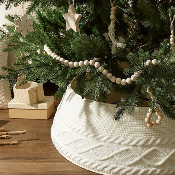 Elegant Cream knit Holiday Tree collar - Picture 1 of 6